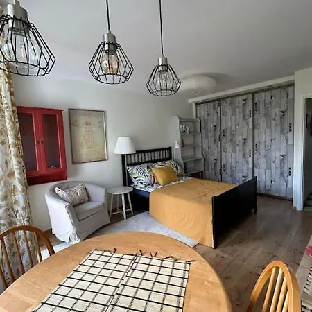 Sunny And Comfortable Double Bedroom Apartment Gdansk